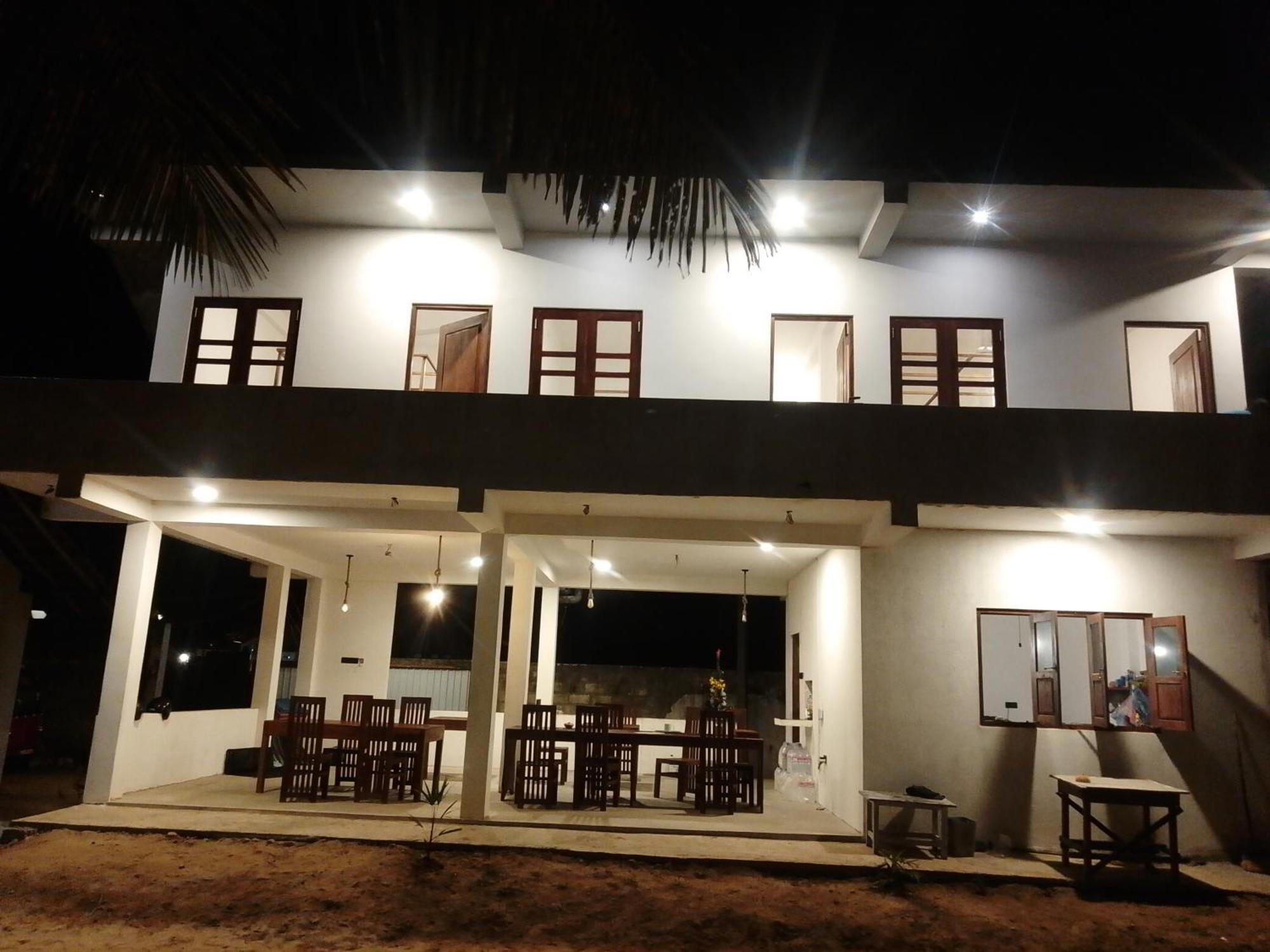 Hotel Kusuma'S Lazy Left Midigama East Habitación foto